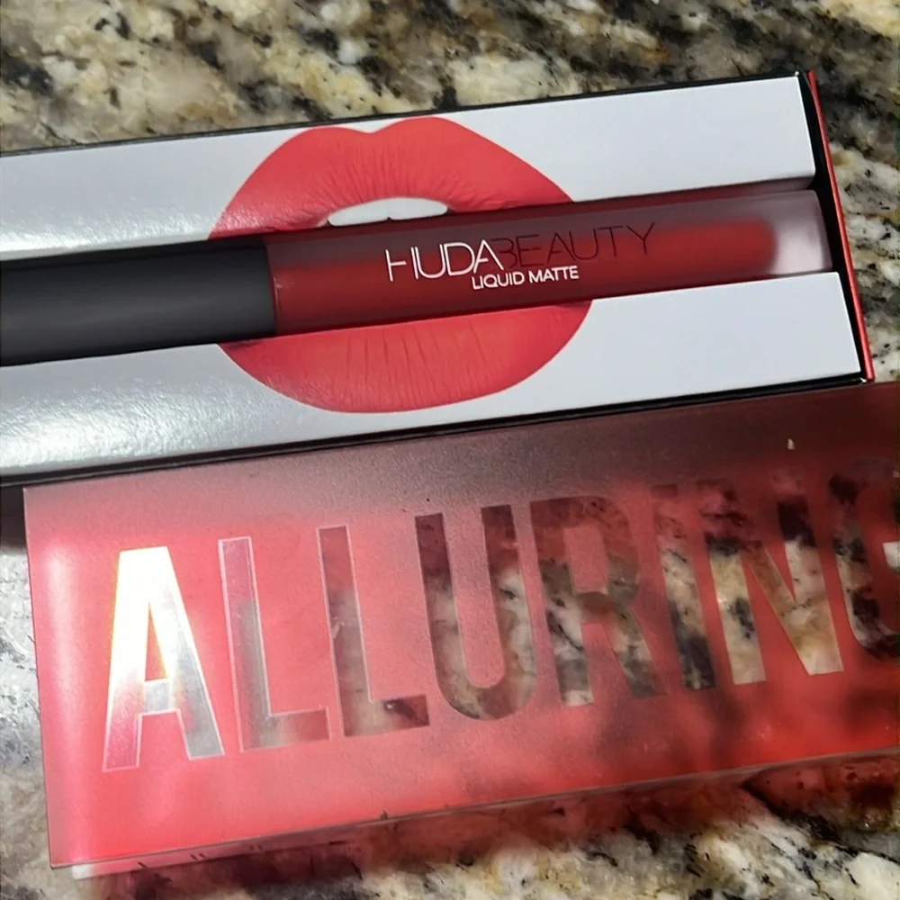 ♣️🌙Huda Beauty Alluring Liquid Matte Lipstick